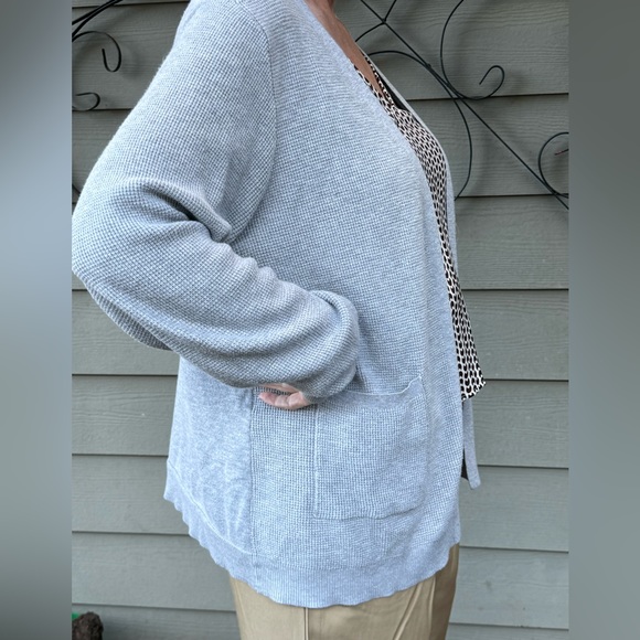 This gray sweater is great for a chilly day to keep you cozy! - Picture 3 of 3